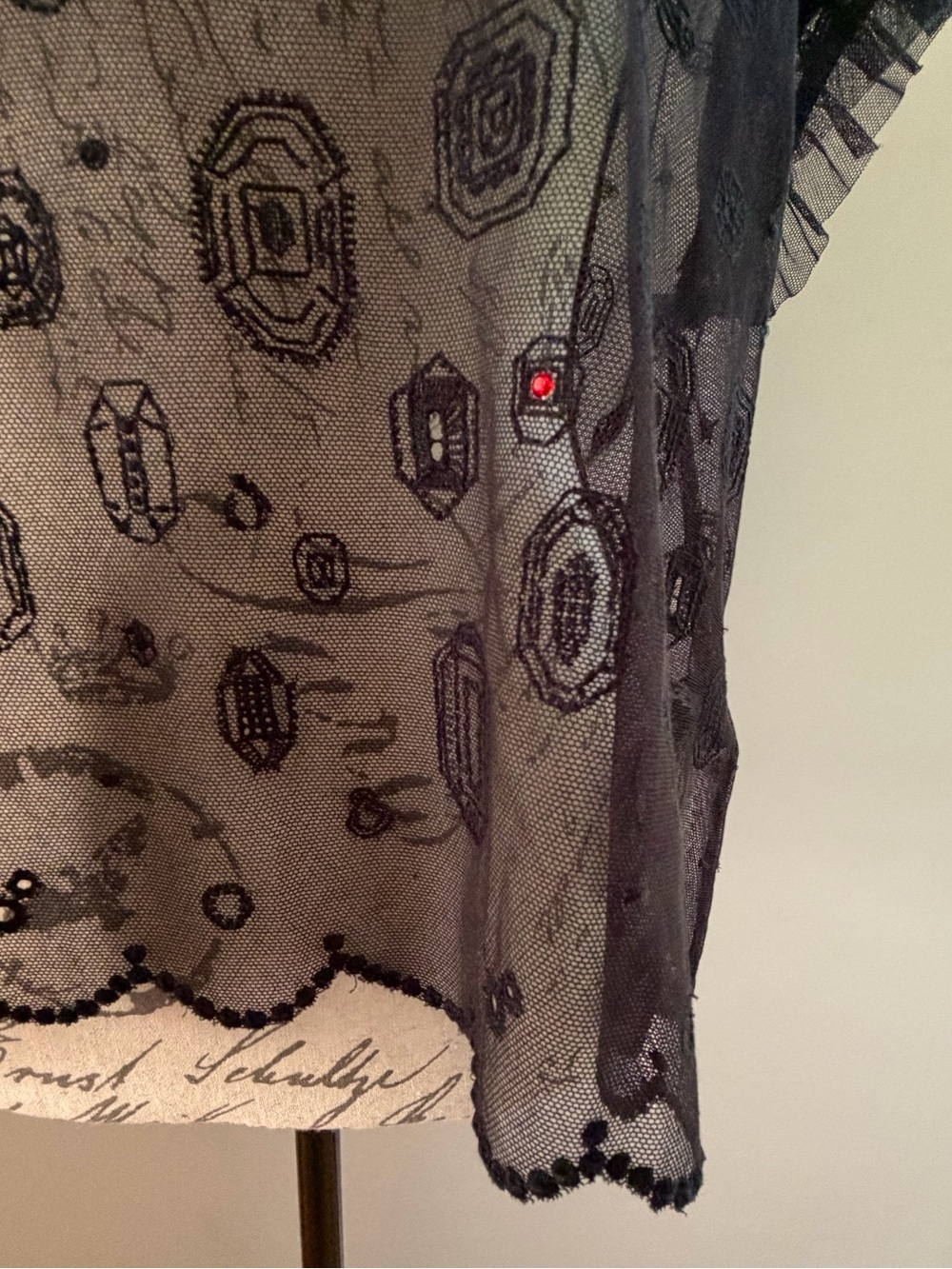 NWT Gorgeous minä perhonen Gemma Tulle Top with Red Gemstone. Women's Size: 36. - Picture 4 of 12
